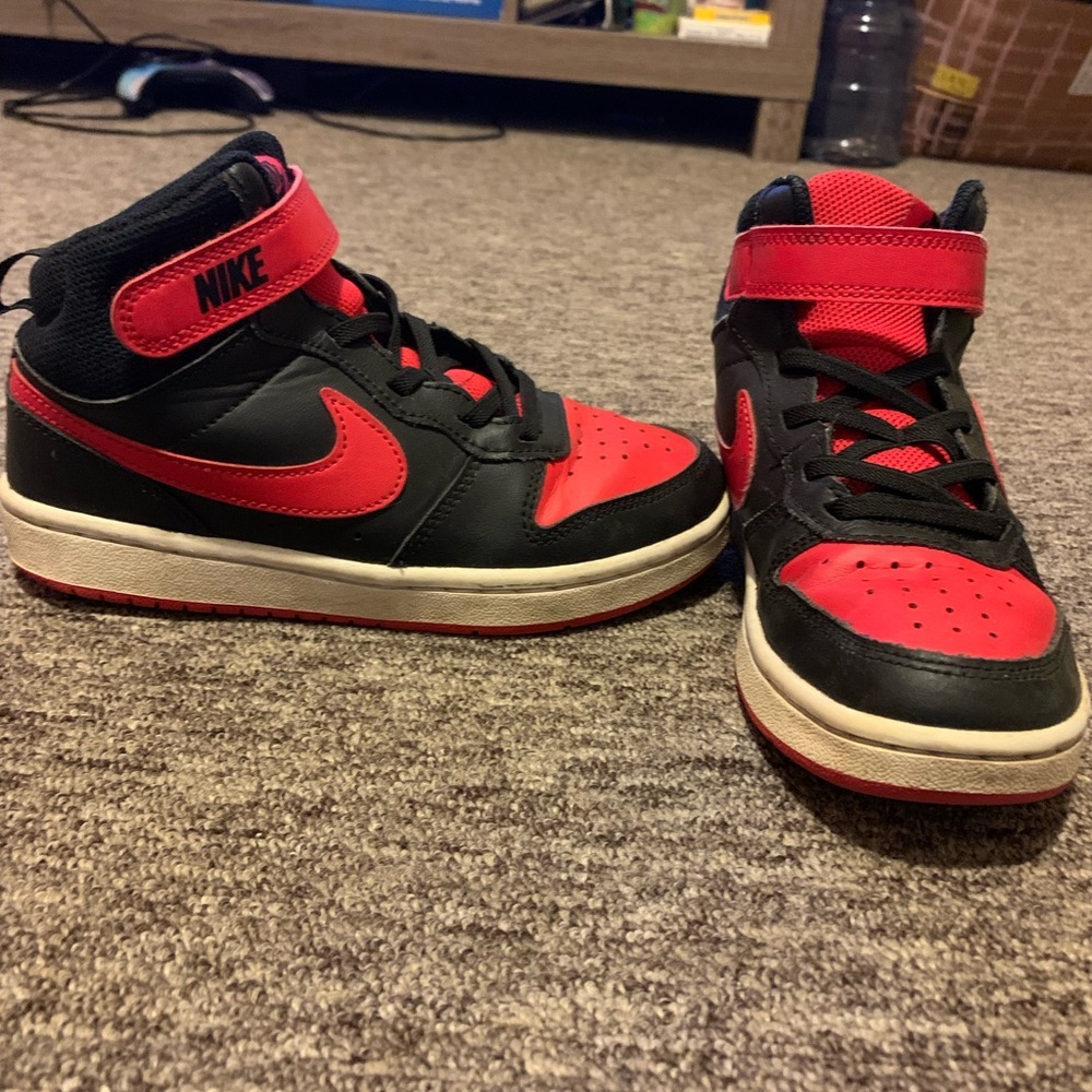 NIKE SNEAKERS SIZE 1Y